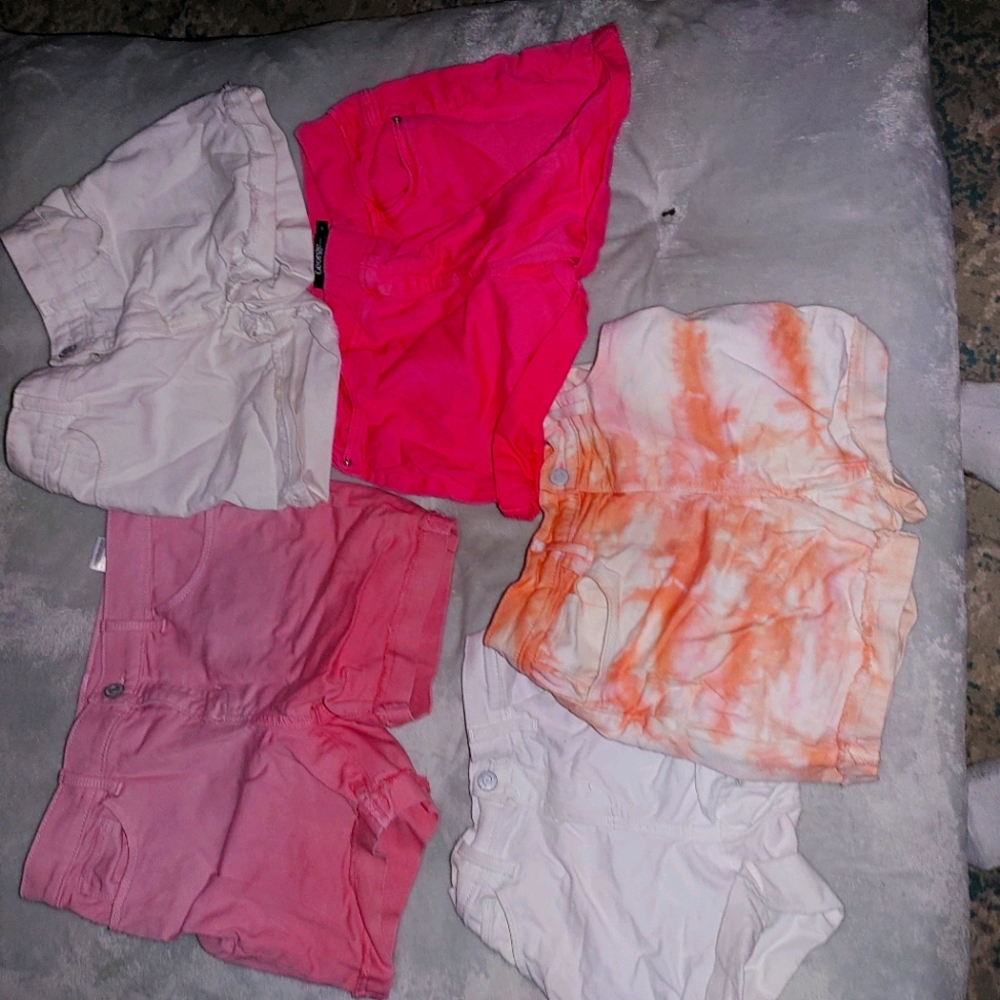 4 pairsGirls Xl old navy shorts